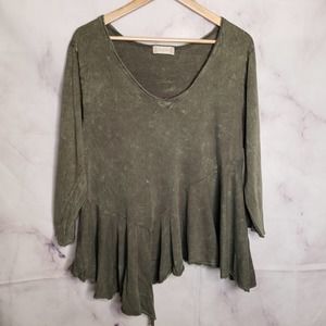 ALTAR'D STATE Vintage Green 3/4 sleeve Asymmetrical hem Blouse S